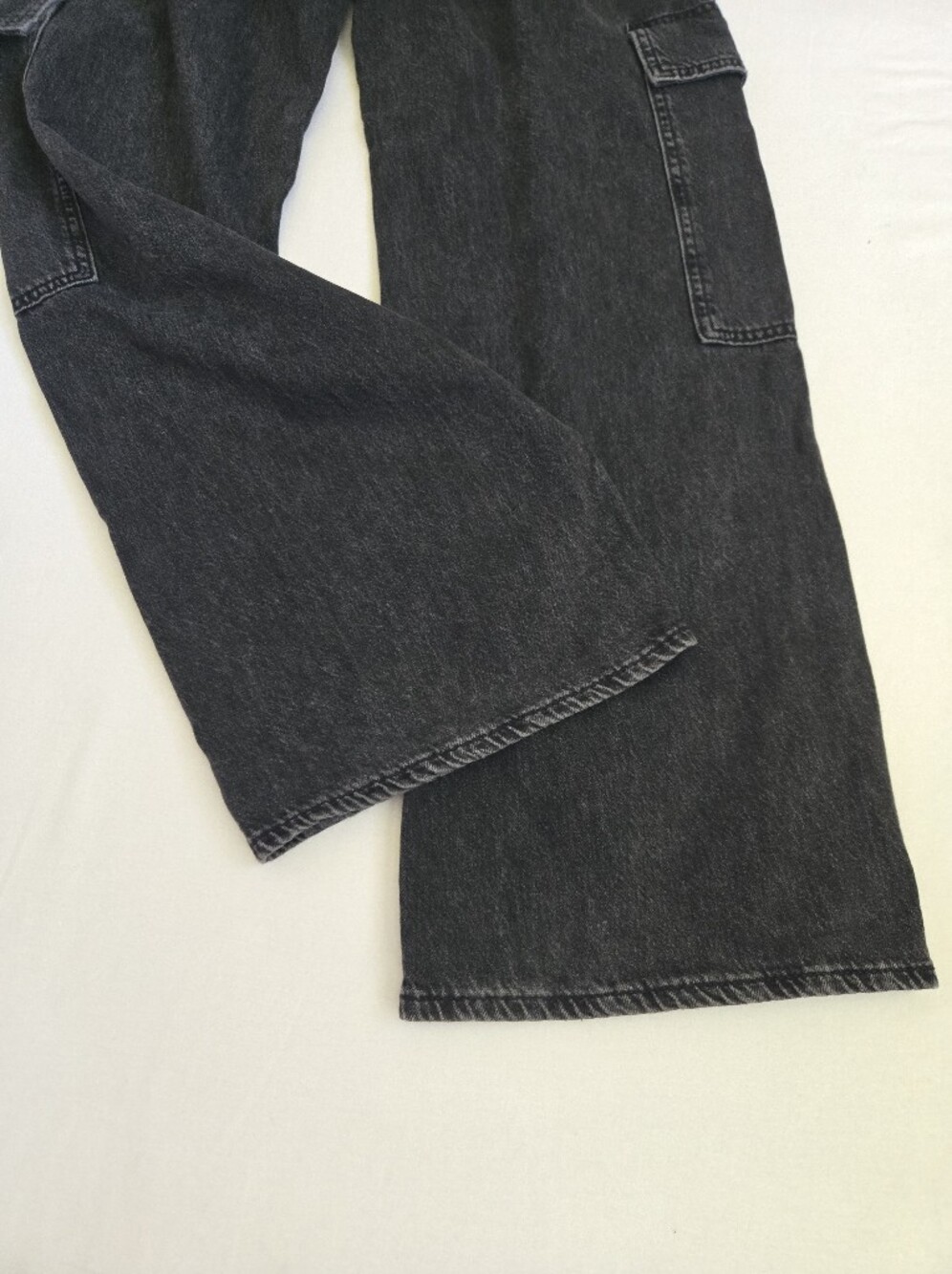 American Eagle Super High Rise Baggy Wide Leg Jeans Cargo Black Size 0 Short - Picture 6 of 12